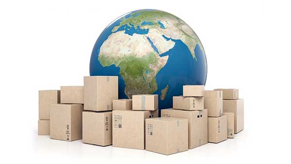 Qué esperar en el futuro del comercio internacional Planeta tierra rodeado de cajas de envío