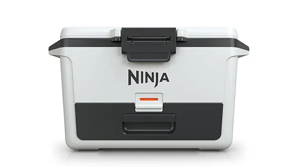 Hielera Ninja Frostvault 47L con zona seca | Reseña completa